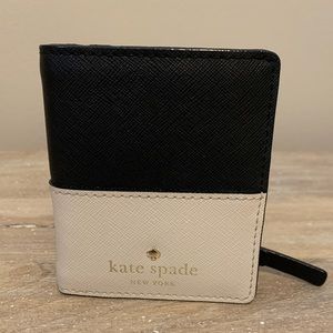 Sold❌Kate Spade Cedar Street Stacy Bifold Wallet